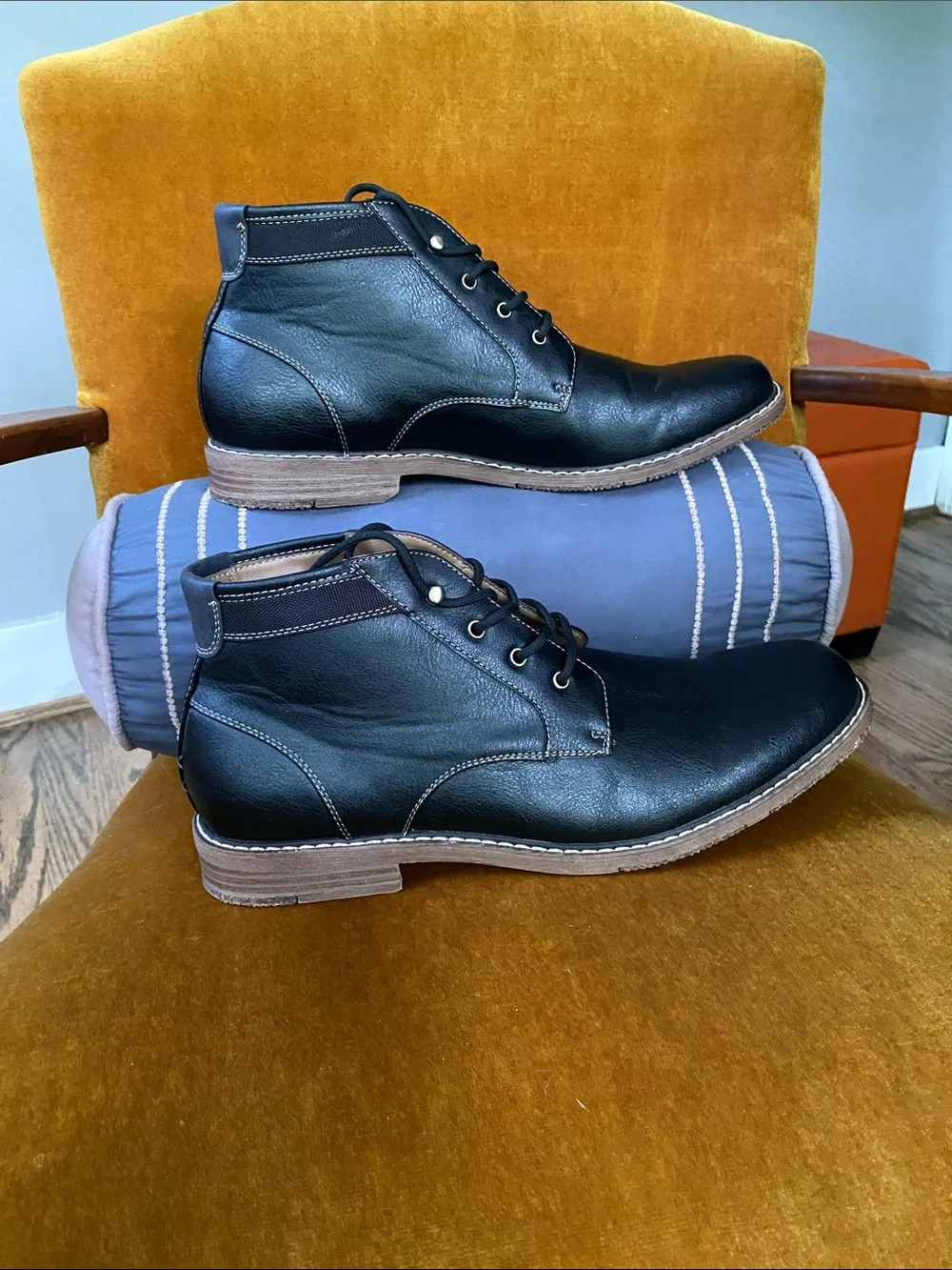 Men's Hawker Rye Black Frausen Leather Chukka Boots - size 11.5